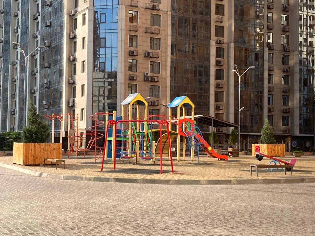 Arcadia Spacious Apartments Odessa Buitenkant foto