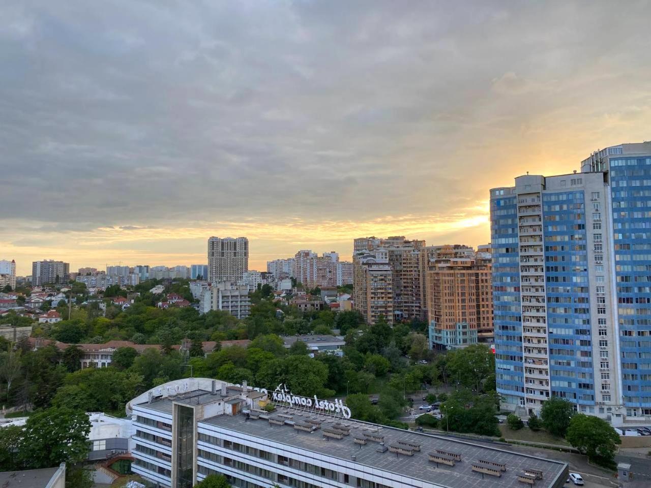 Arcadia Spacious Apartments Odessa Buitenkant foto